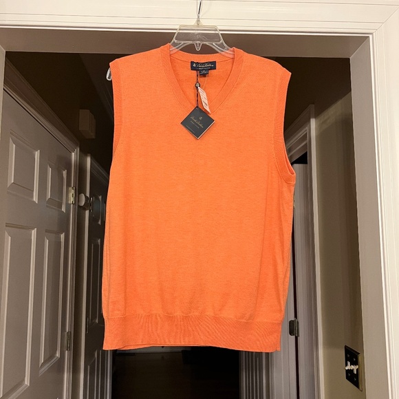 NWT Men's Brooks Brothers Supima Cotton Knit Sweater Vest Orange Size MEDIUM - Picture 1 of 2